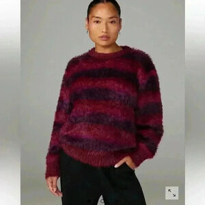 Savage crewneck fuzzy texture long sleeve sweater l.